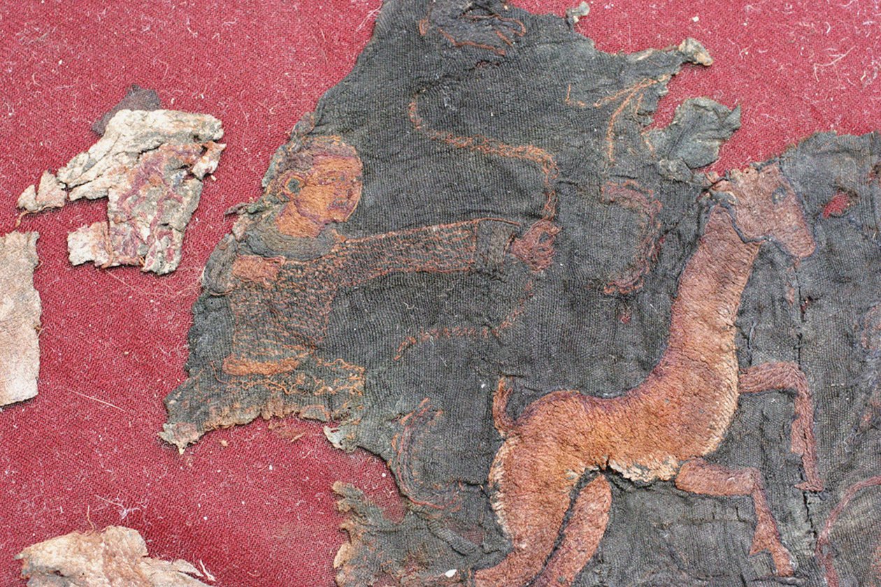 Szőnyegrészlet, 1. H. 1. század. HIRDETÉS alkotó: Hunnic Art