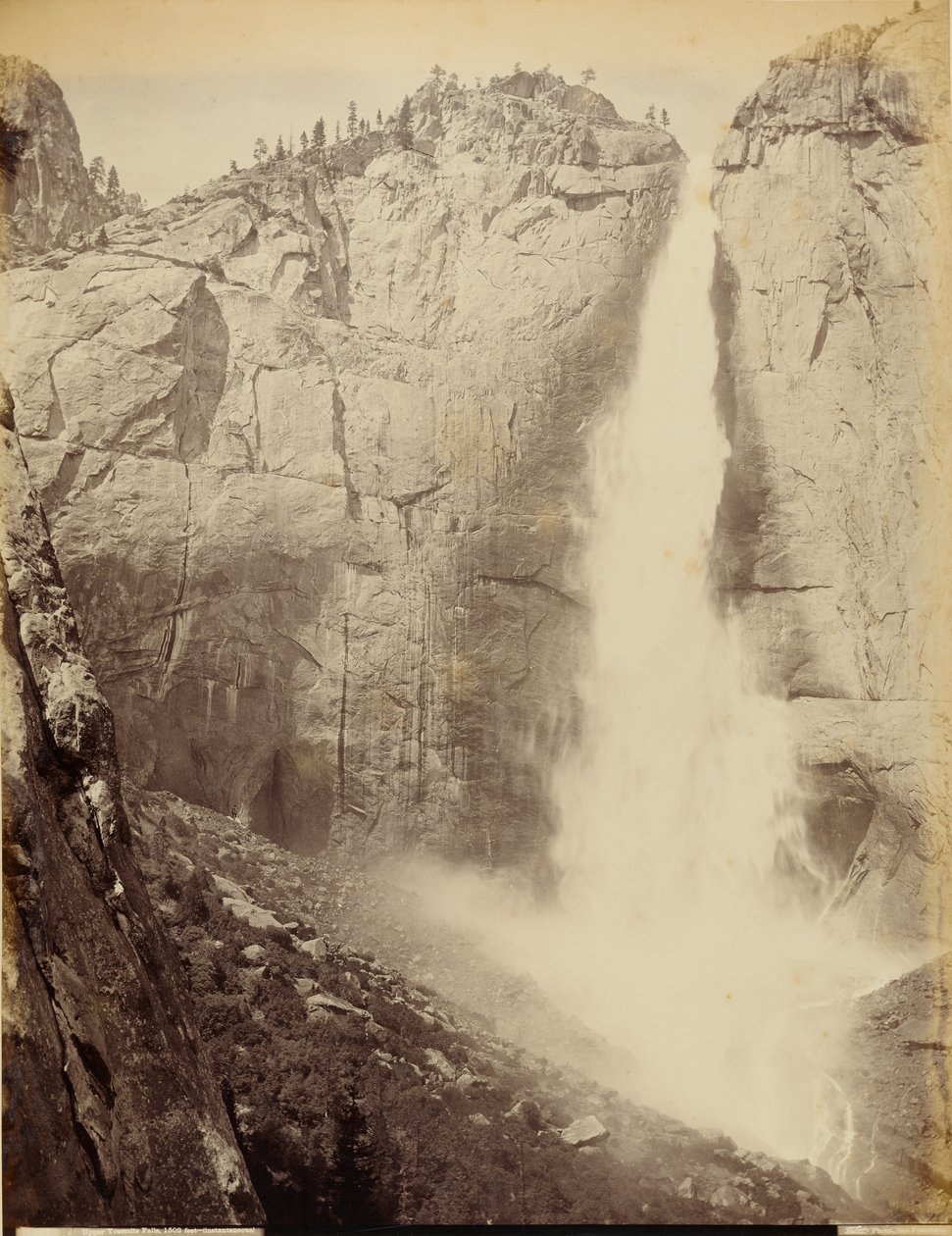 Felső Yosemite-vízesés, 1502 láb - (pillanatnyi) alkotó: I. W. Taber