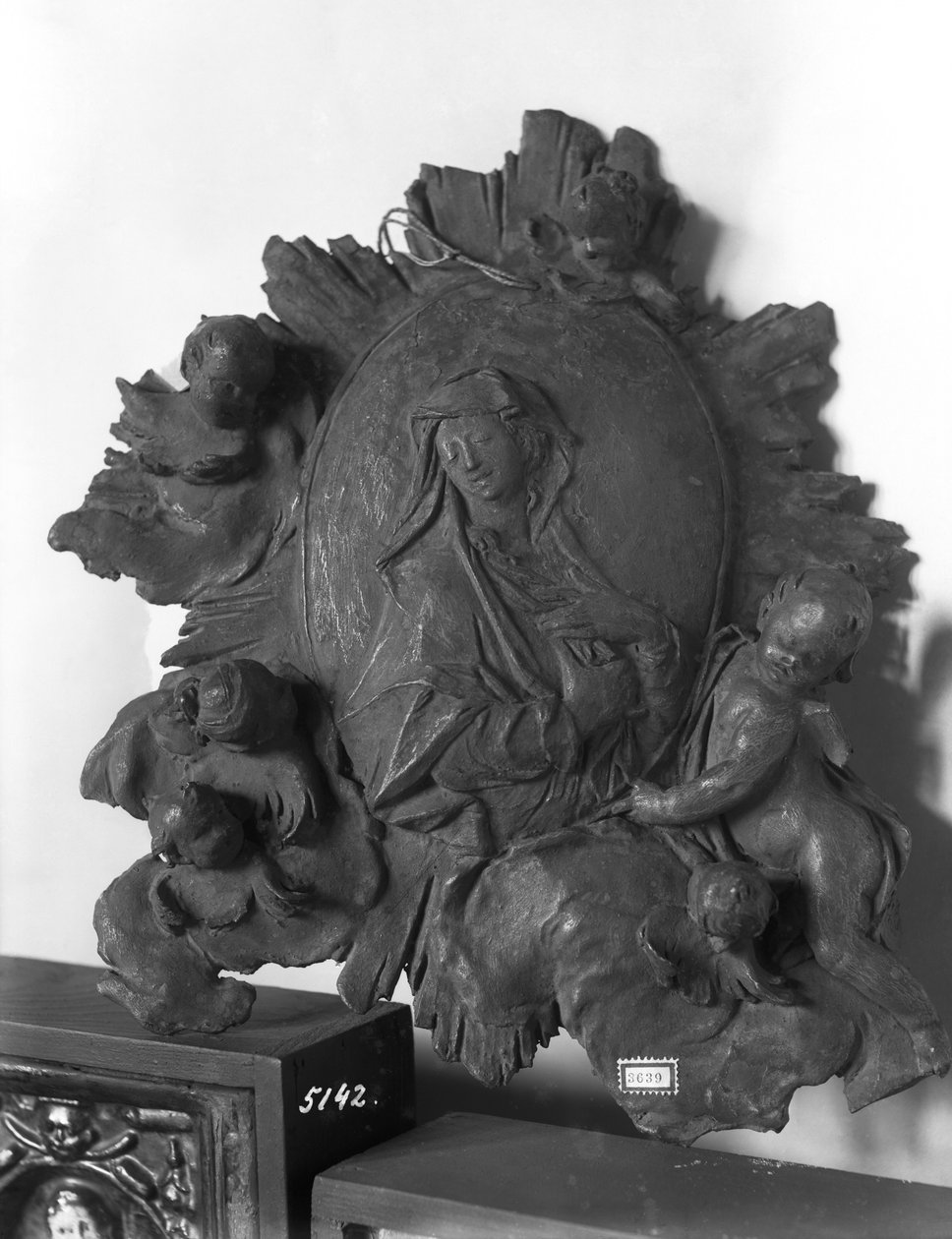 Madonnát angyalokkal ábrázoló medál, 1746 körül (bronz) alkotó: Ignaz  Gunther