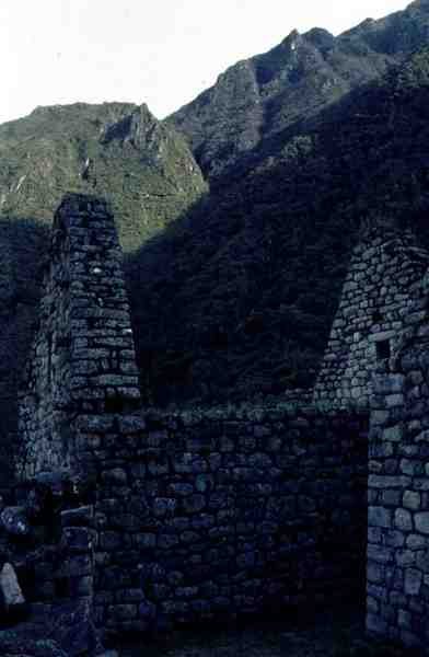 Romos ház a Machu Picchu fellegvárából (fotó) alkotó: Incan Incan