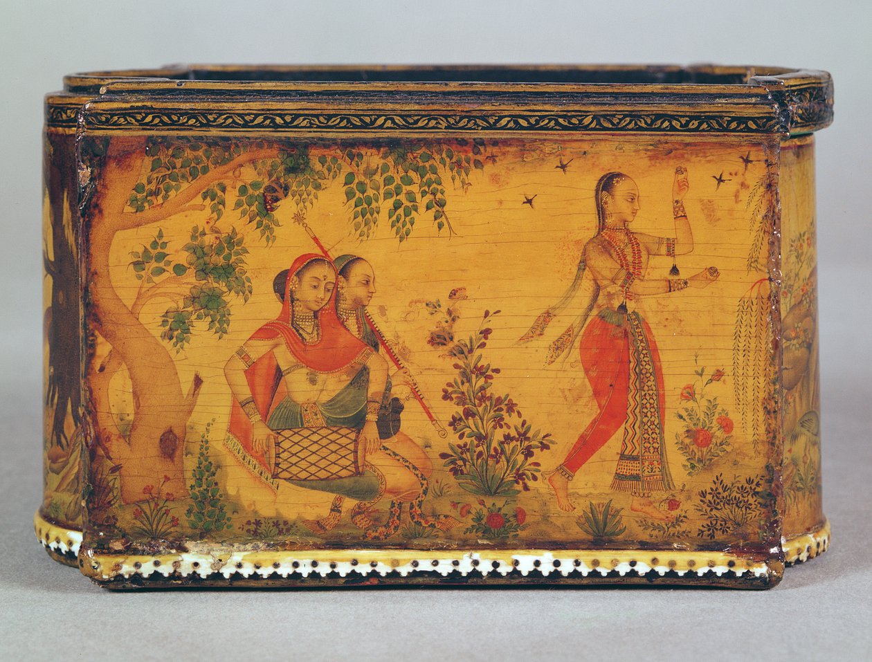 Festett és lakkozott doboz elefántcsont rojtokkal, Deccani, 1660 körül (papírmasé) (lásd még: 99496) alkotó: Indian School