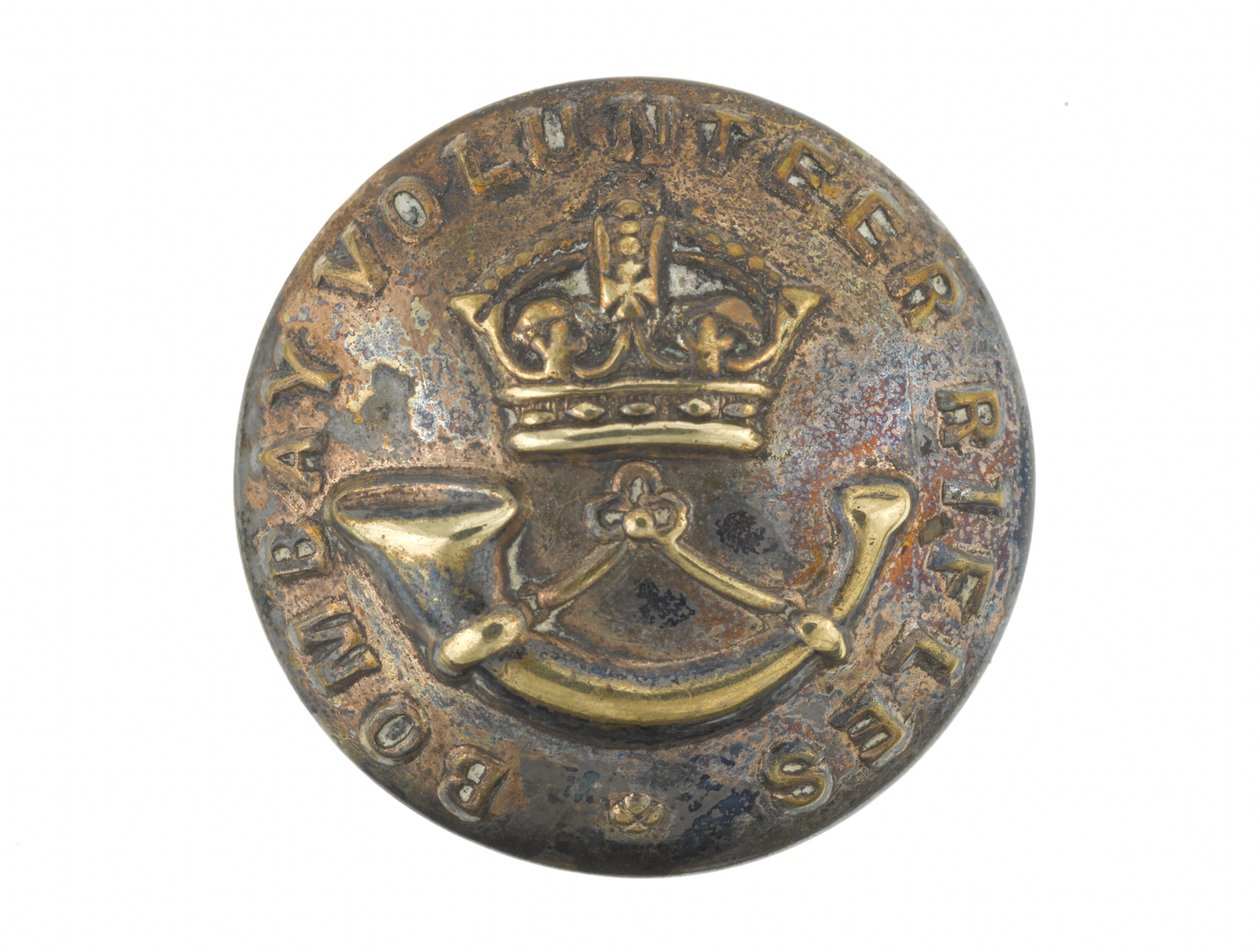 Button, Bombay önkéntes puskák, 1901 előtt alkotó: Indian School