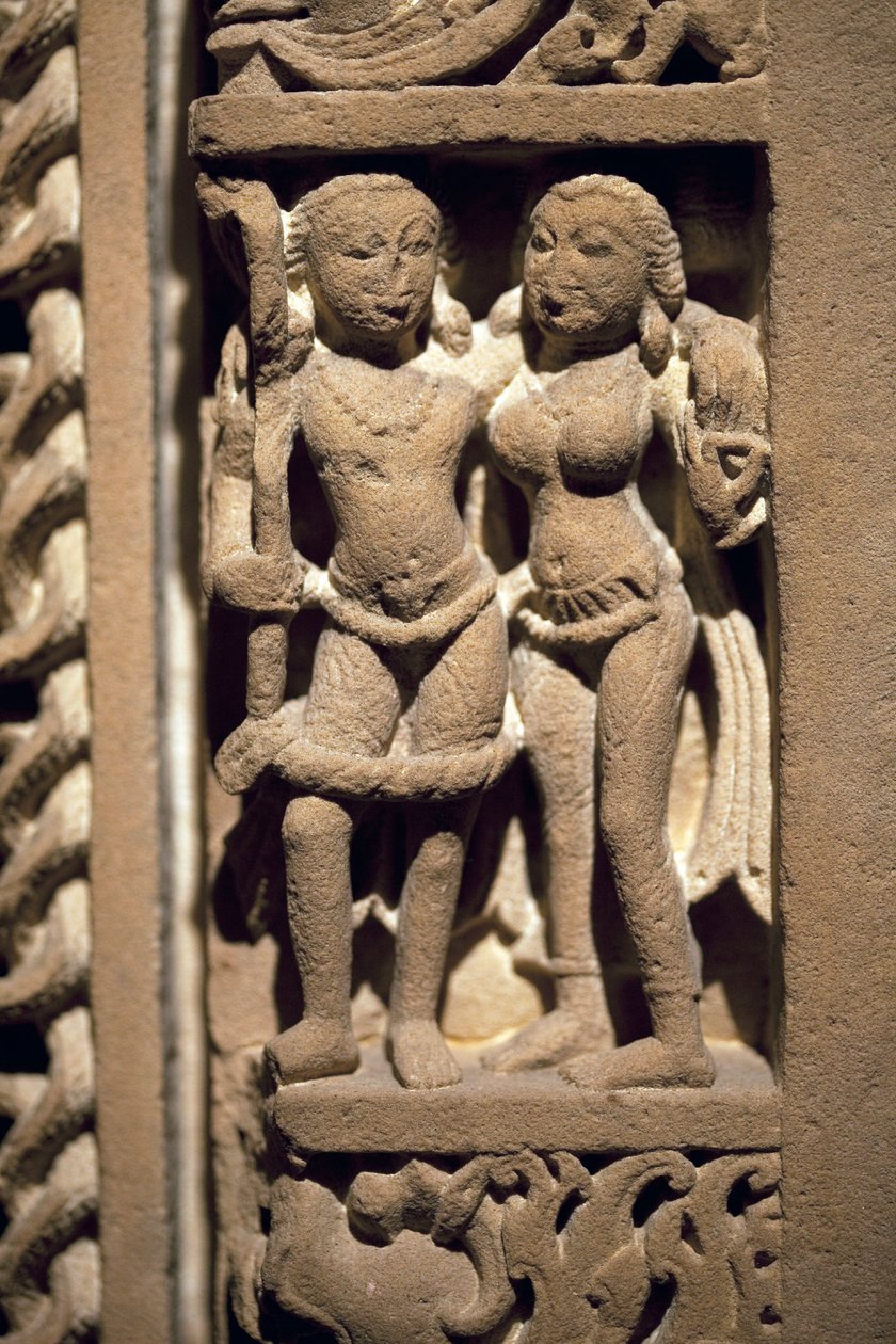 Pár szerelmes. Ajtókeret faragott kőből, Rajasthan vagy Uttar Pradesh (India) művészete, 9-10. század. Koreai Nemzeti Múzeum, Szöul (Dél-Korea). alkotó: Indian School