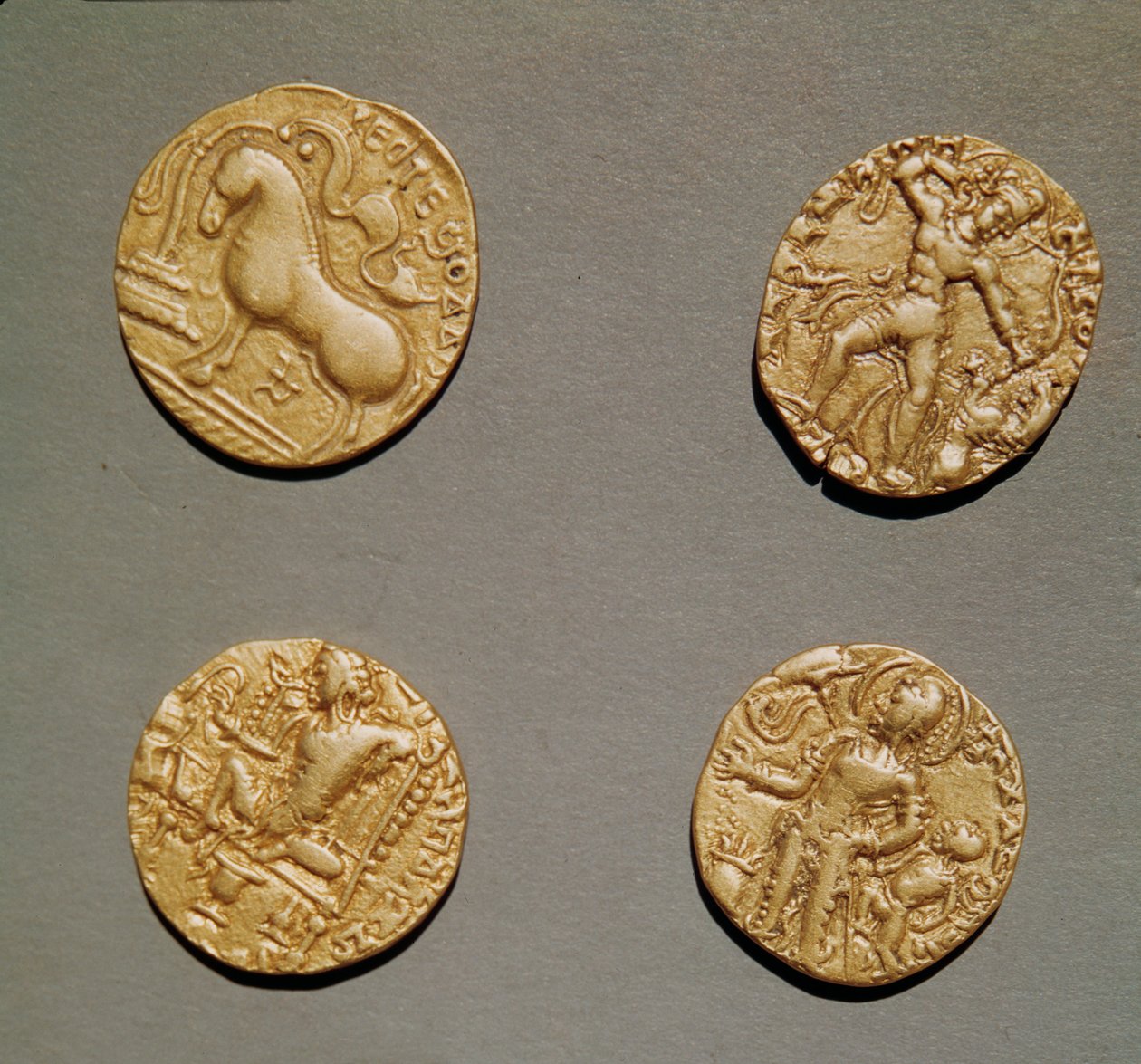 Samudragupta (335-375) Kumaragupta I (415-454) és Chandragupta I (320-335) dinár (arany) alkotó: Indian School