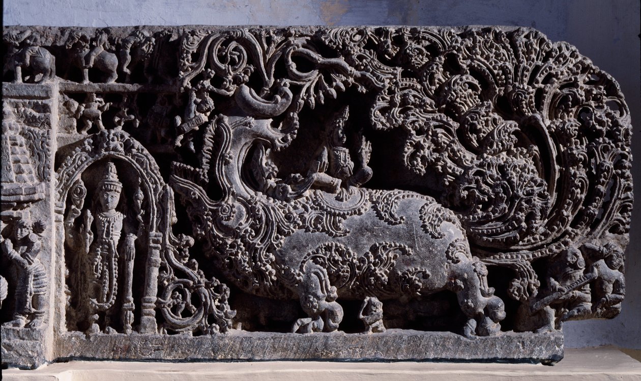 Hinduizmus: „” Krishna vagy Venugopala, a furulyás tehenek mestere””” Fekete kőszobor, jobb rész (Krishna mint Venugopala) 12. század (12. század) Halebiduból, Mysore - Calcutta, Indiai Múzeum alkotó: Indian School