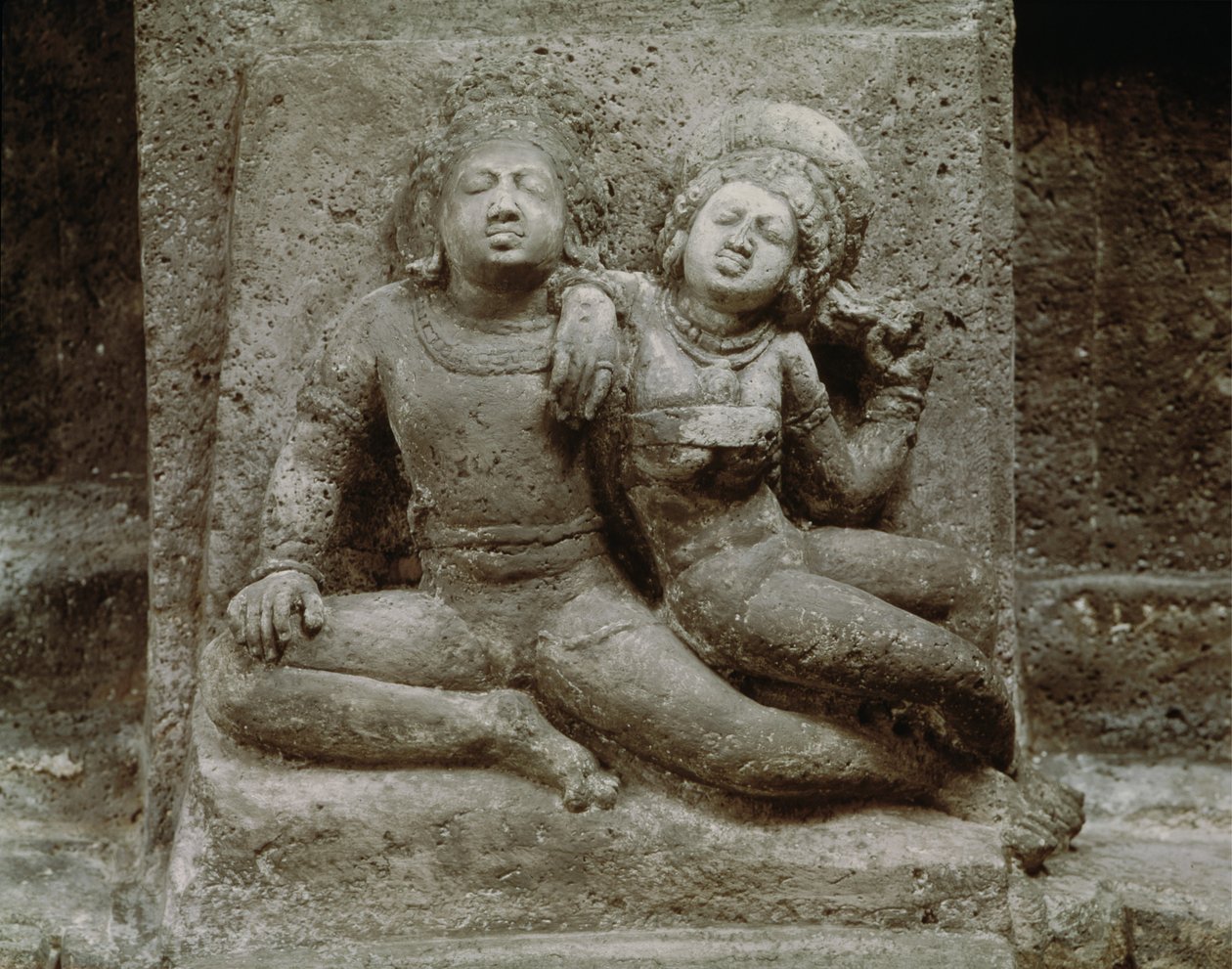 Egy Mithuna házaspár domborműve, a 4. barlangból alkotó: Indian School