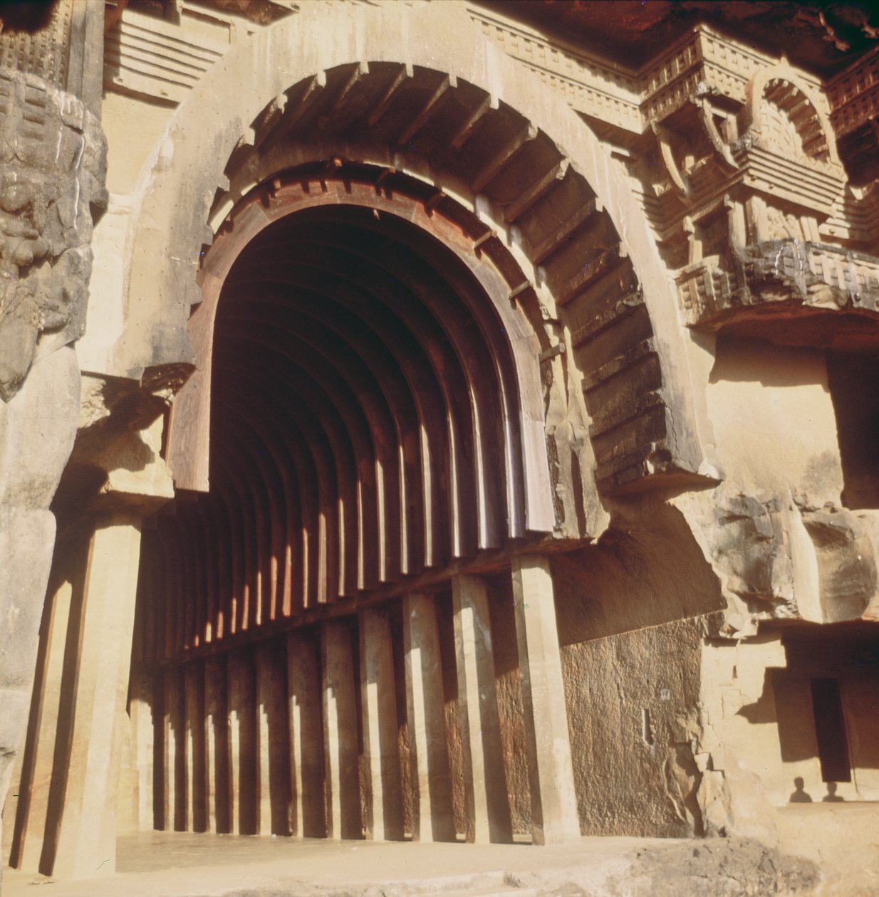 Kilátás a 12-es barlangra alkotó: Indian School