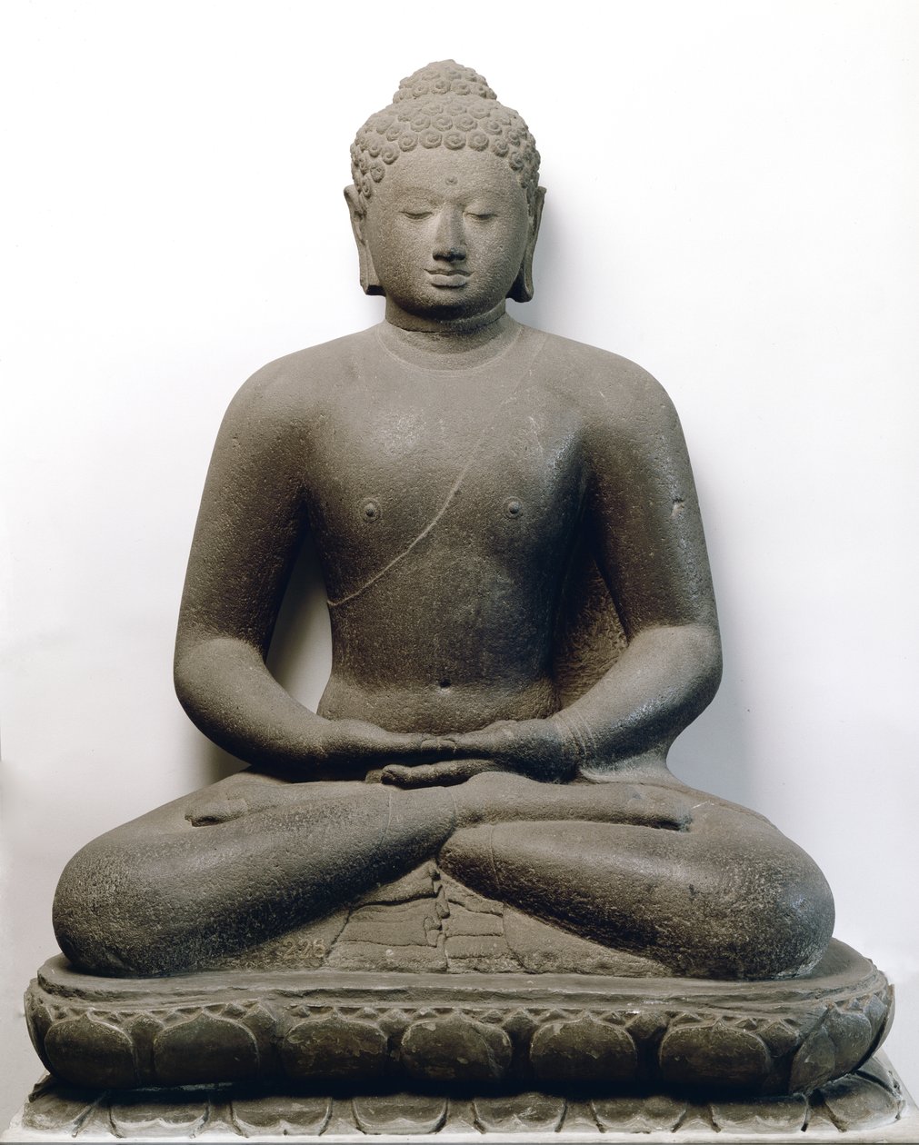Amitabha Borobudurból (andezit) alkotó: Indonesian School