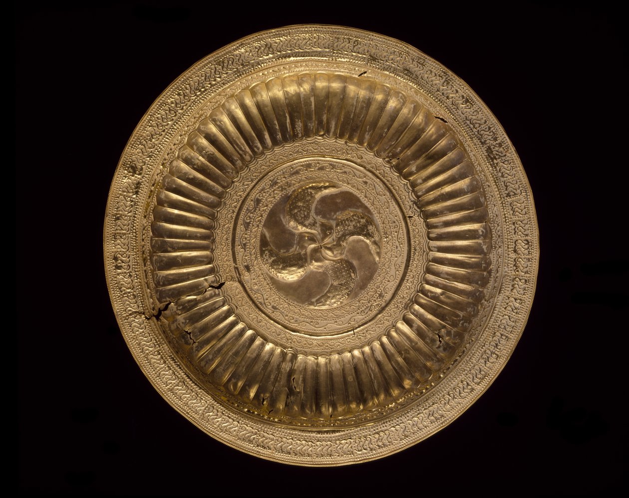 Dish Pectoral, Moluccas népek 19. század (esetleg korábban) (arany) alkotó: Indonesian School