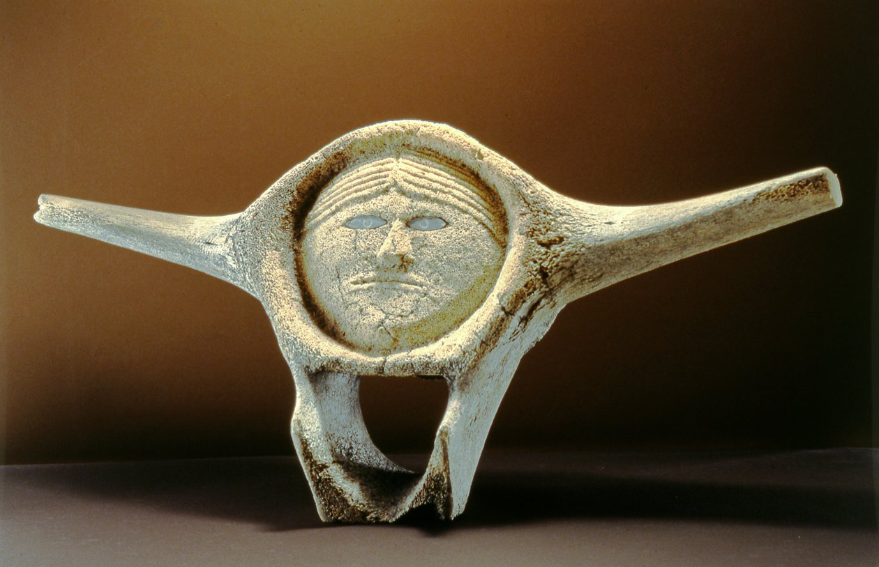 Janus Head, a Dorset-foktól (bálnacsigolyák) (a részletekért lásd: 228681) alkotó: Inuit School