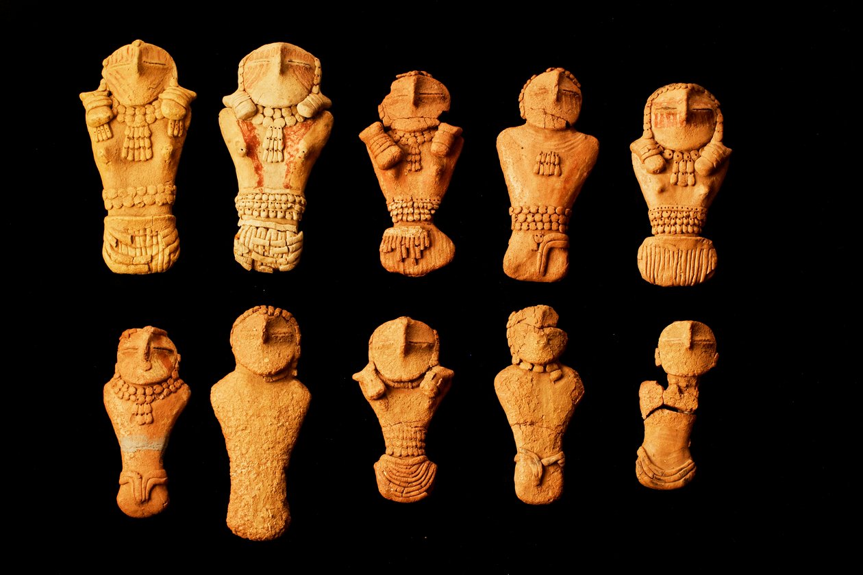 A Utah állambeli Price-ban található College of Eastern Utah Prehistoric Museumban a Fremont-korabeli Pilling-figurák, amelyeket Clarence Pilling 1950-ben talált Range Creek közelében. alkotó: Ira Block