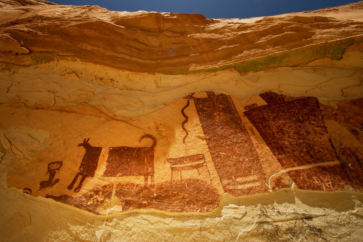 A Hanksville melletti Temple Mountain Washban, Utah államban. Barrier Canyon Style petroglifák, 2005 (fénykép). alkotó: Ira Block