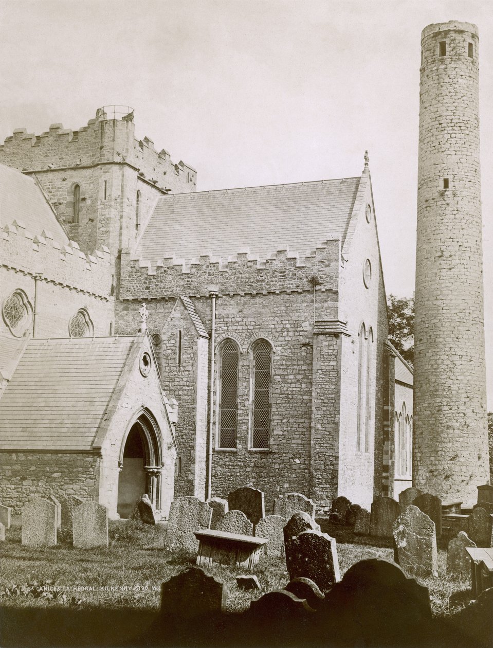 St. Canices-i székesegyház (szépia fotó) alkotó: Irish Photographer