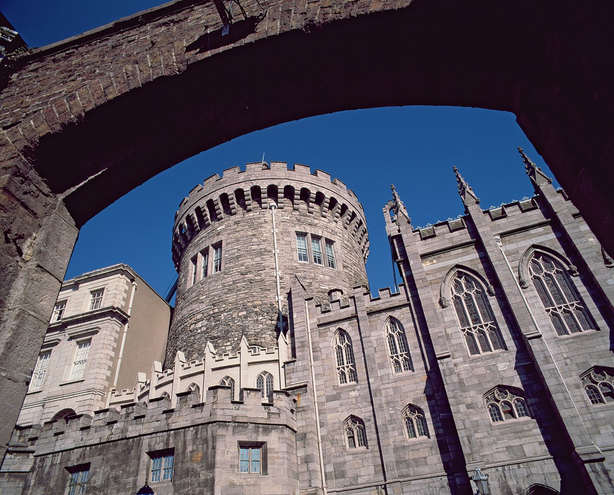 Dublin Castle, a Record Tower alkotó: Irish School
