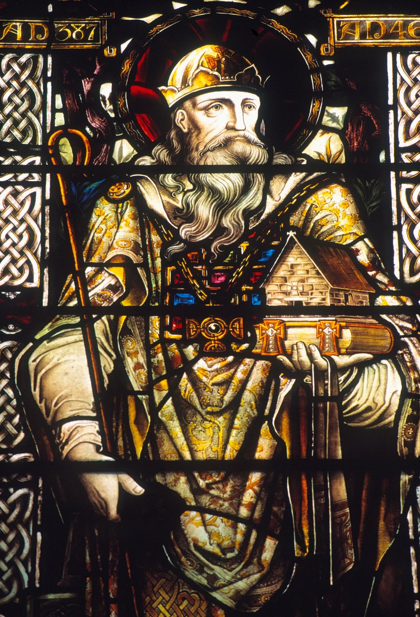 Szent Patrickot ábrázoló ólomüveg ablak alkotó: Irish School