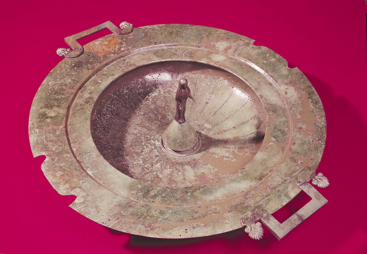 Kráter fedele, Vix hercegnőjének sírjából (bronz) alkotó: Iron Age