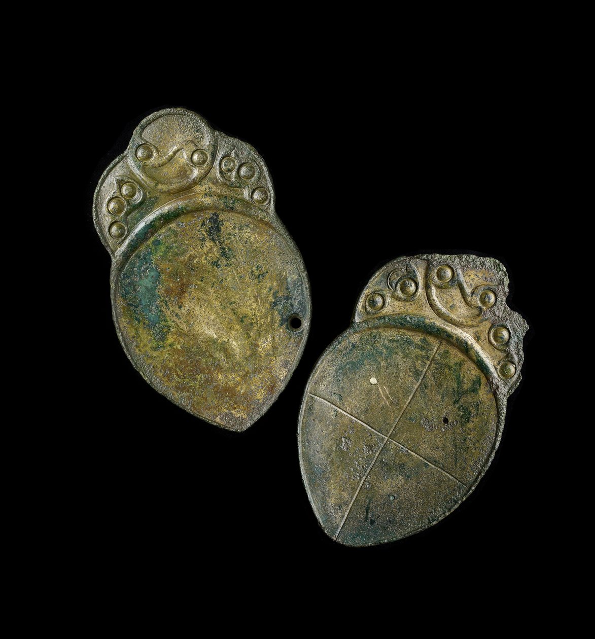 Öntött díszítésű kanál pár, egy penbryn-i Ceredigion-i telephelyről, vaskorszakból (öntöttvas) alkotó: Iron Age