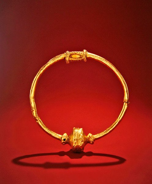 Nyakörv, Ardnaglug, Roscommon megye, kora vaskor (arany) alkotó: Iron Age