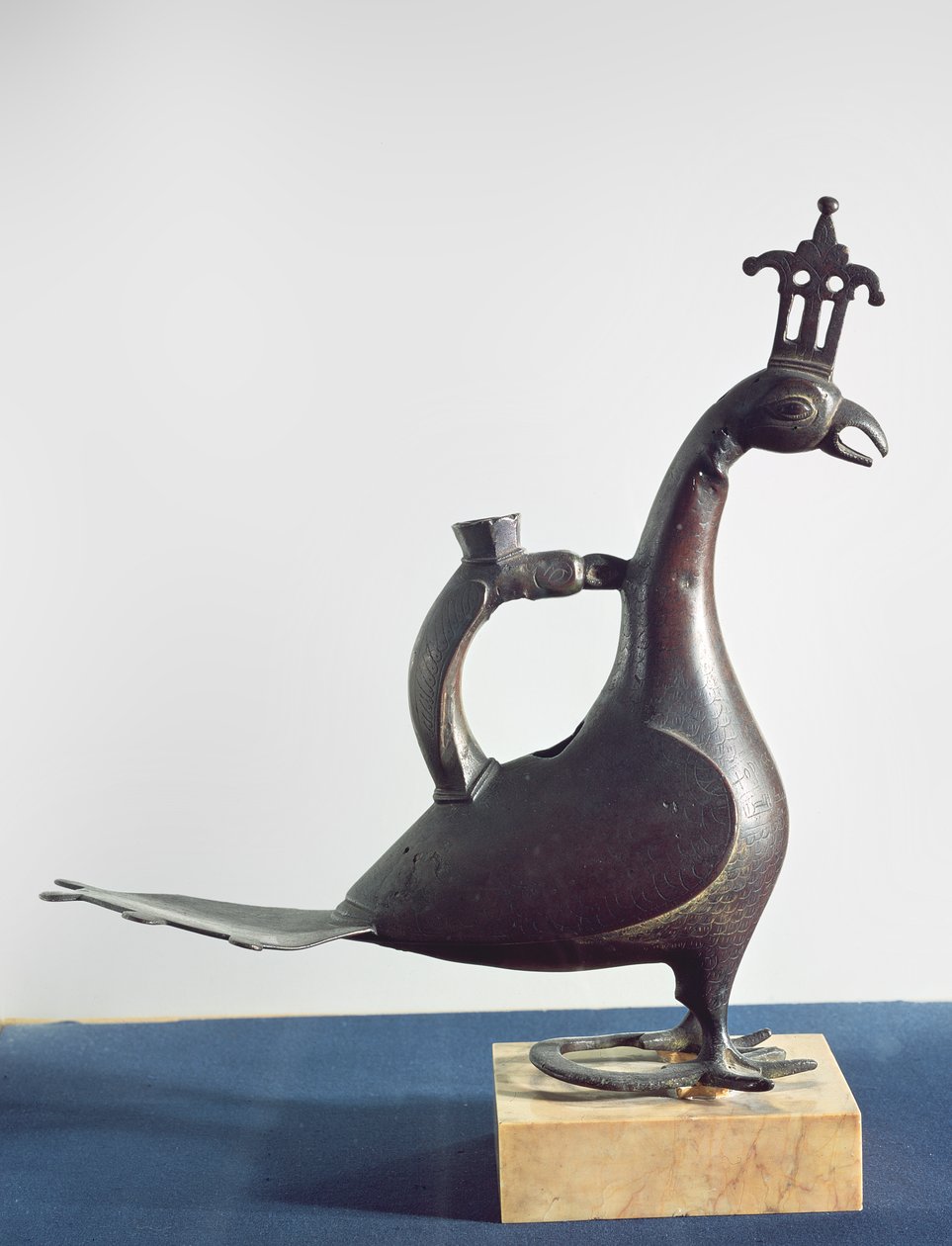 Aquamanile páva formájában (bronz) alkotó: Islamic School