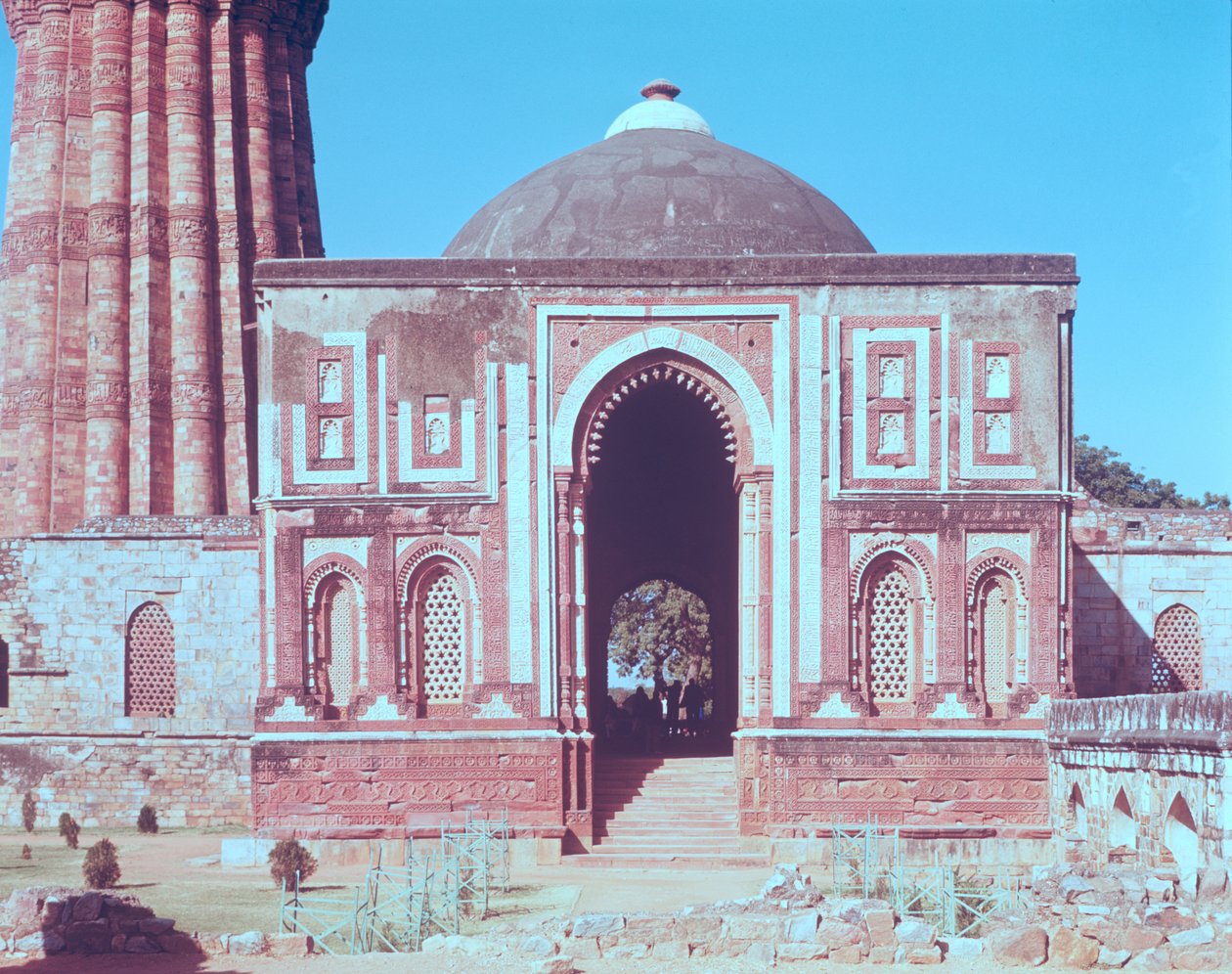 Alai Darwaza, Ala-ud-din Khalji építette, 1311 alkotó: Islamic School