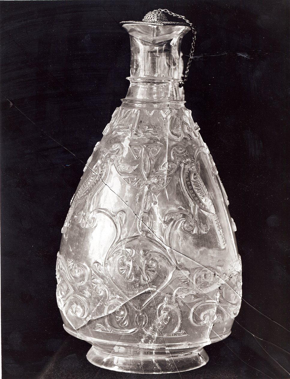 Ewer madarakkal a Saint-Denis kincstárból, egyiptomi, fatimid időszak, 10. század vége (hegyikristály) alkotó: Islamic School
