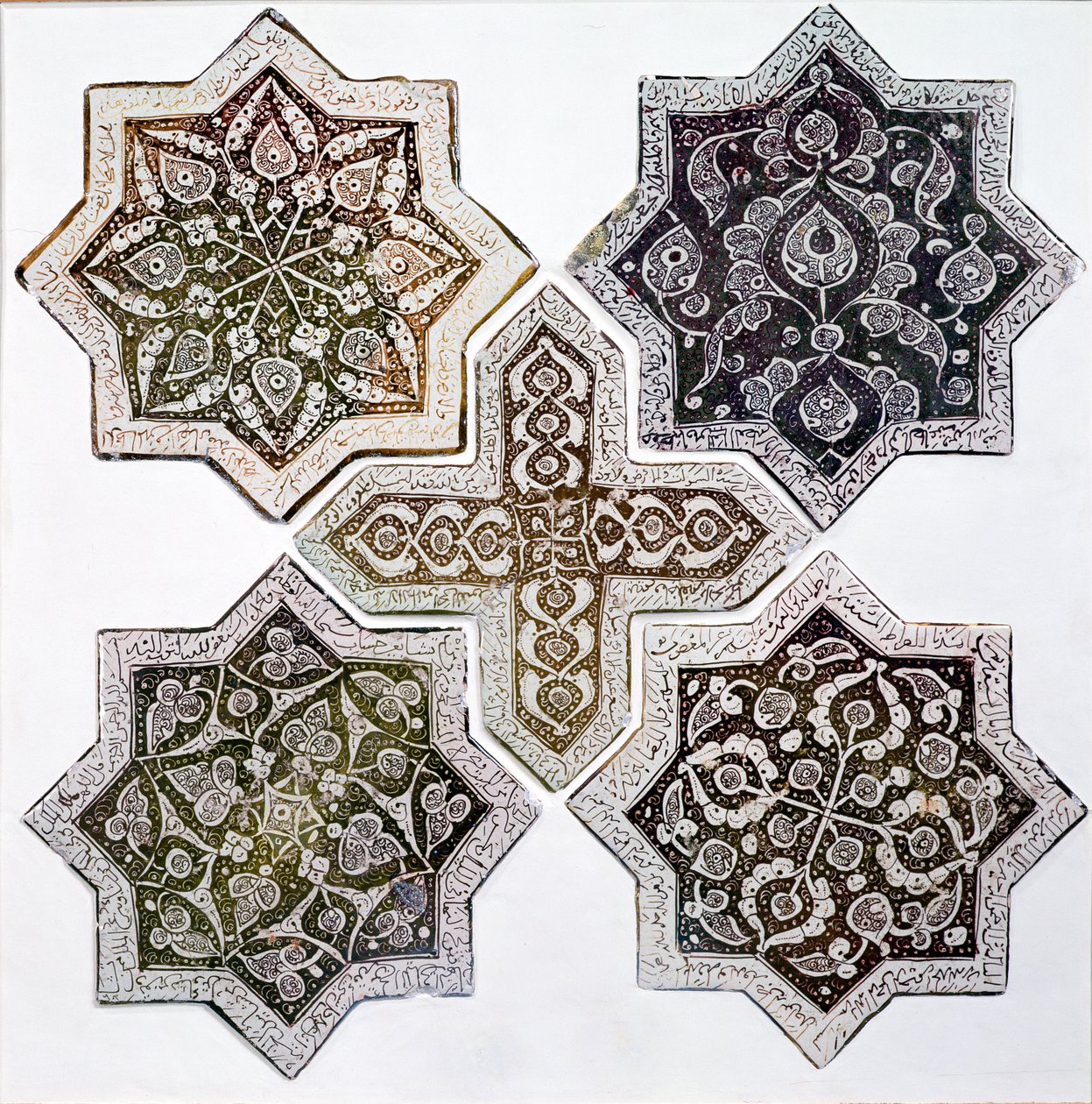 Öt csempe, Kashan, Irán (aranybarna fényű kőpaszta) alkotó: Islamic School