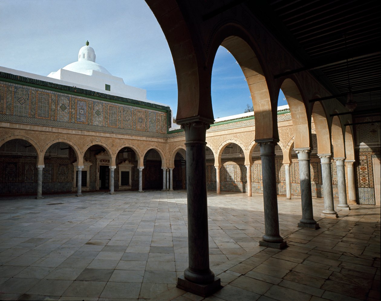 A borbély mecsete vagy Sidi Sahab mauzóleuma alkotó: Islamic School