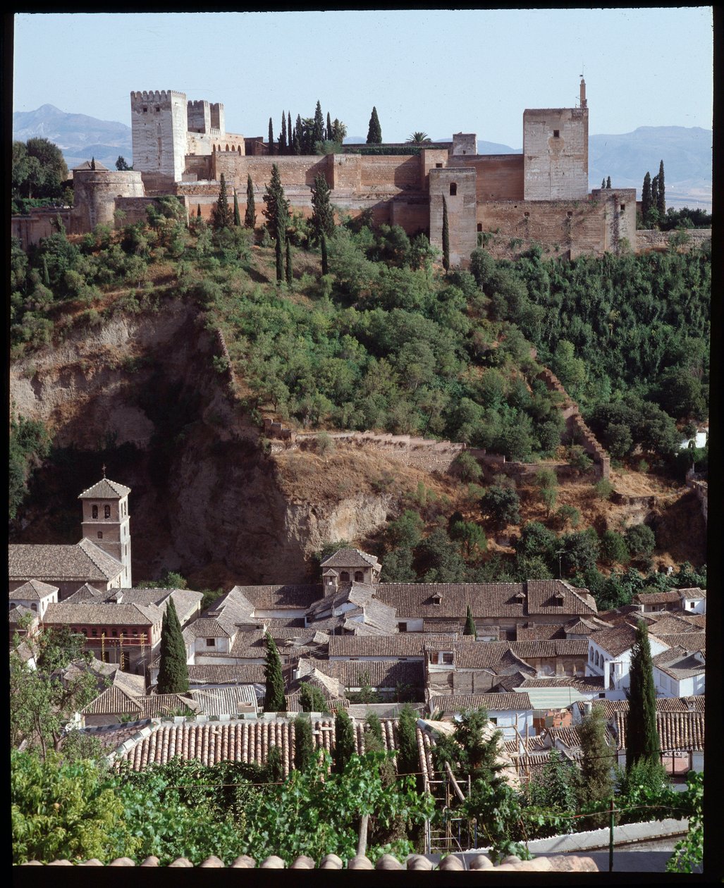 Kilátás az erődre és az Alhambra palotára alkotó: Islamic School
