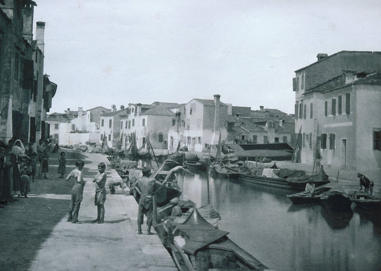 Kilátás egy csatornára alkotó: Italian Photographer