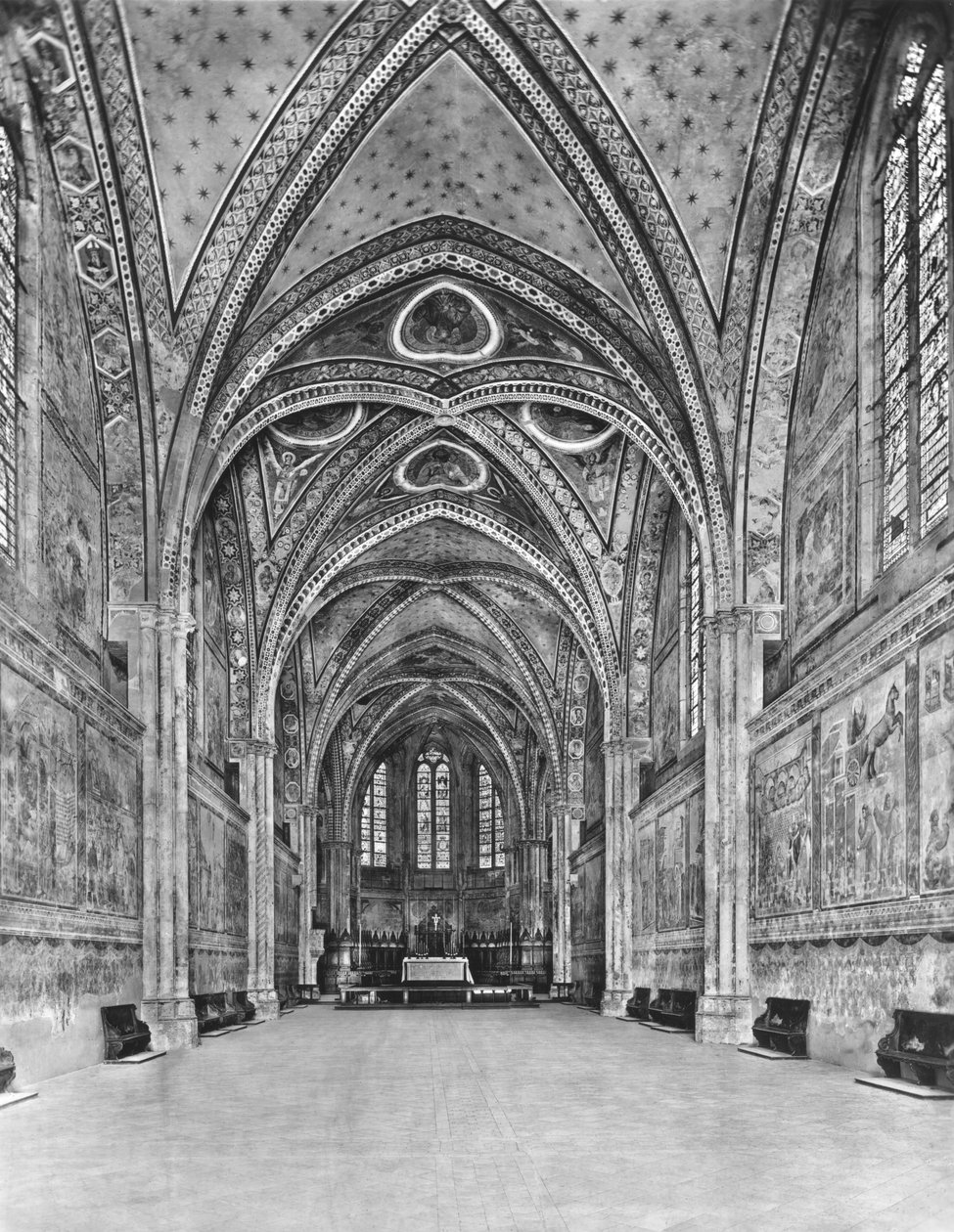 Kilátás a felső templom belsejére alkotó: Italian School