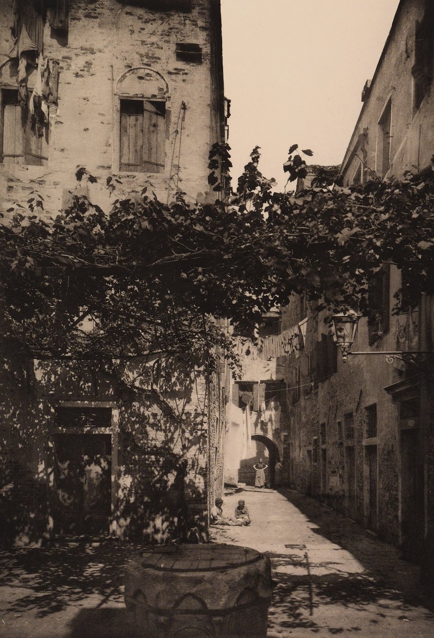 Corte Dolfin Castellóban, 1892 alkotó: Italian Photographer