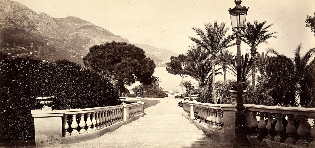 A Monte Carlo Kaszinó kertje, a Monacói Hercegségben alkotó: Italian Photographer