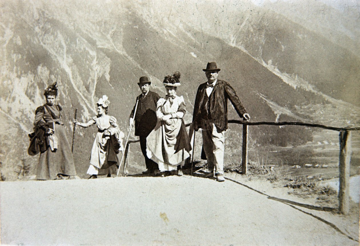 Turisták a hegyekben, Olaszország, 1895 körül (szépia fotó) alkotó: Italian Photographer