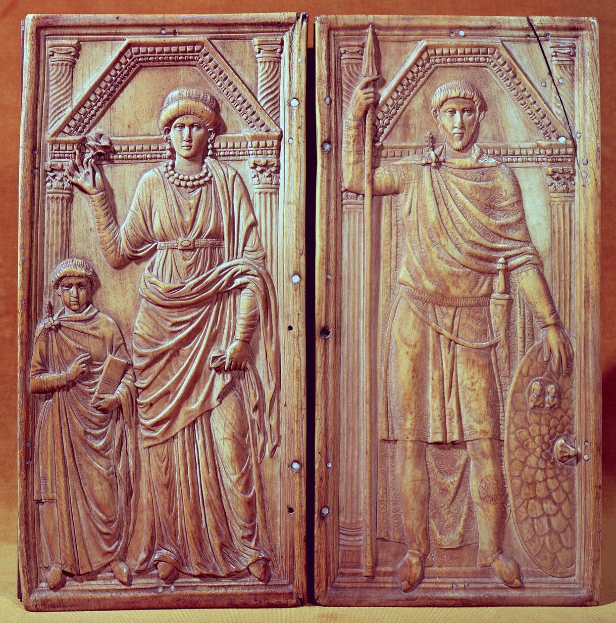 Stilichot (365-408 körül), Serénát és Euchariust ábrázoló diptichon alkotó: Italian School
