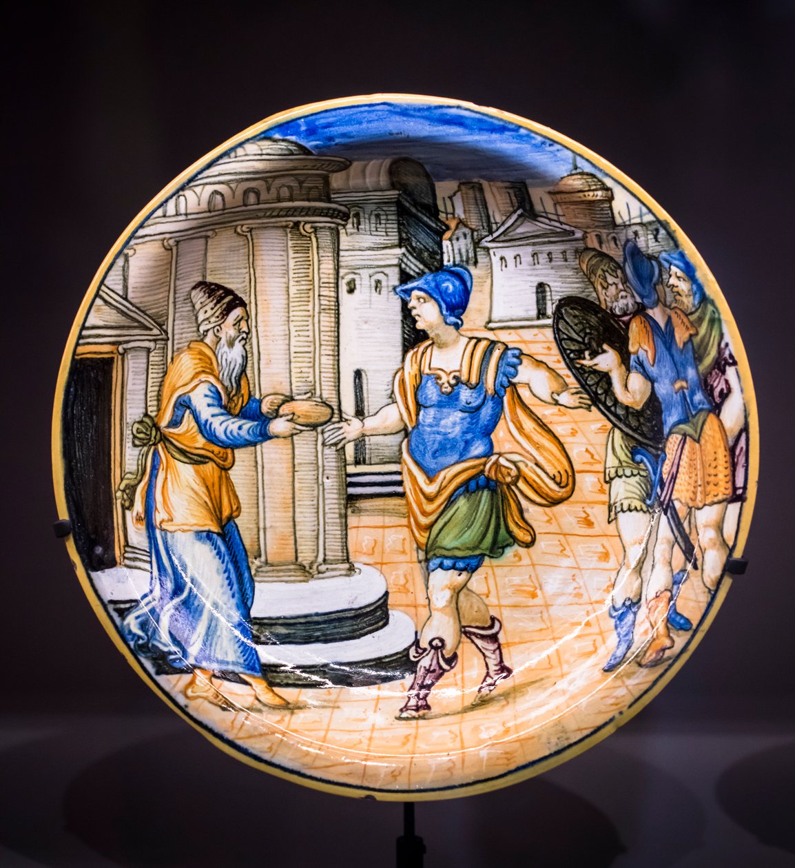 Tányér: 1530-1540 körül (majolika): Melkizedek kenyeret kínál Ábrahámnak. alkotó: Italian School