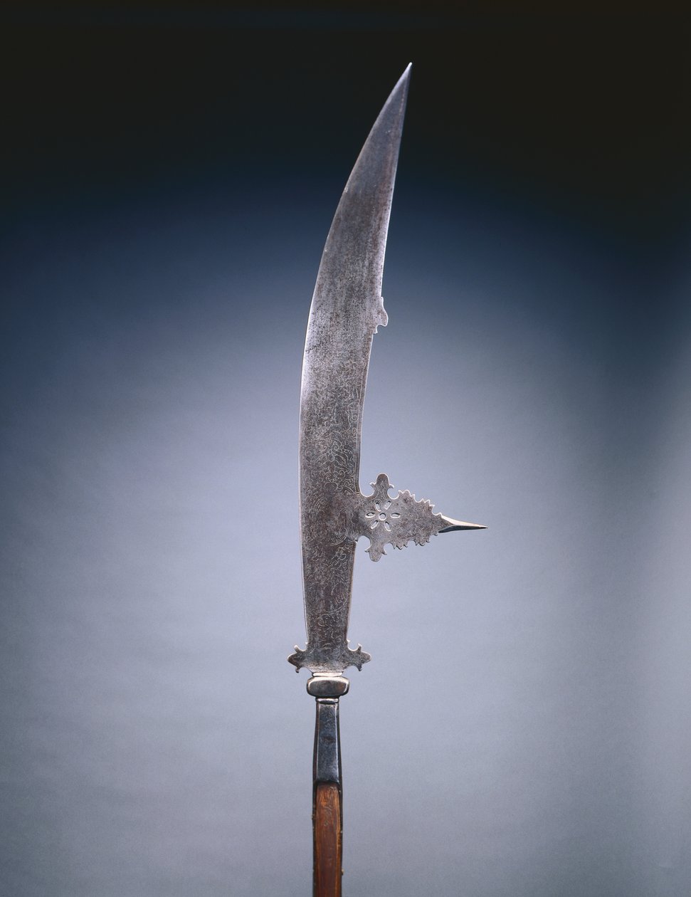 Glaive, Velence, 1600-20 körül (acél és fa) alkotó: Italian School