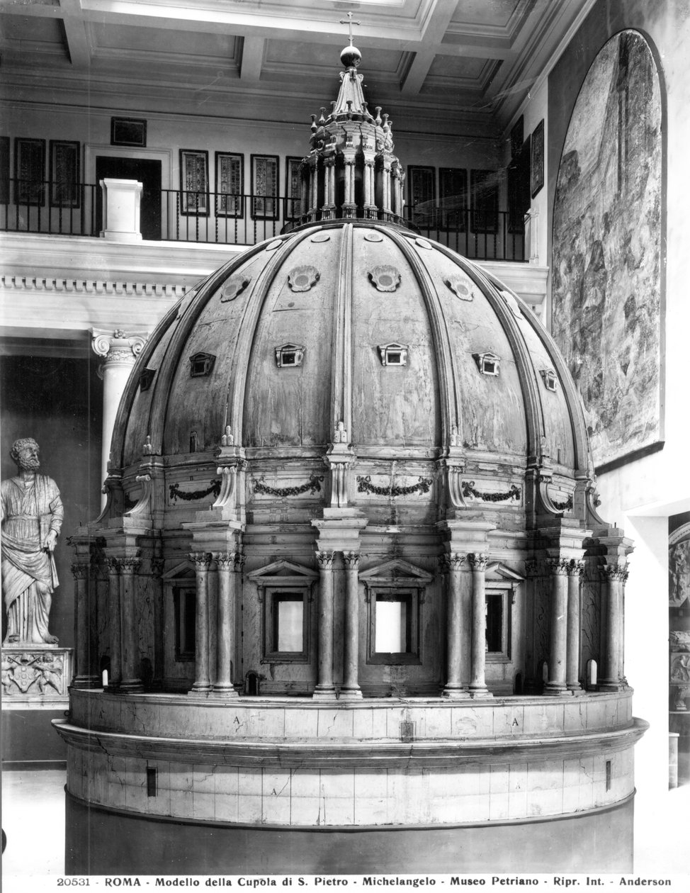 A Szent Péter-kupola makettje, Michelangelo (1475-1564) terve és Giacomo della Porta (kb.1533-1602) 1588-90-ben (fa) alkotó: Italian School