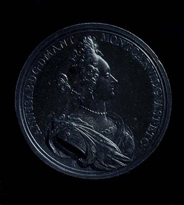 A mantovai Anna Izabella portréérme előlapja, 1698-ban verve. Felirat: D G MANT MONT CAR VIL GVAST ET C (ezüst) (a hátlapot lásd 119198). alkotó: Italian School