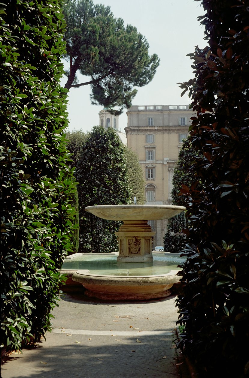 Piazza Santa Marta szökőkút alkotó: Italian School