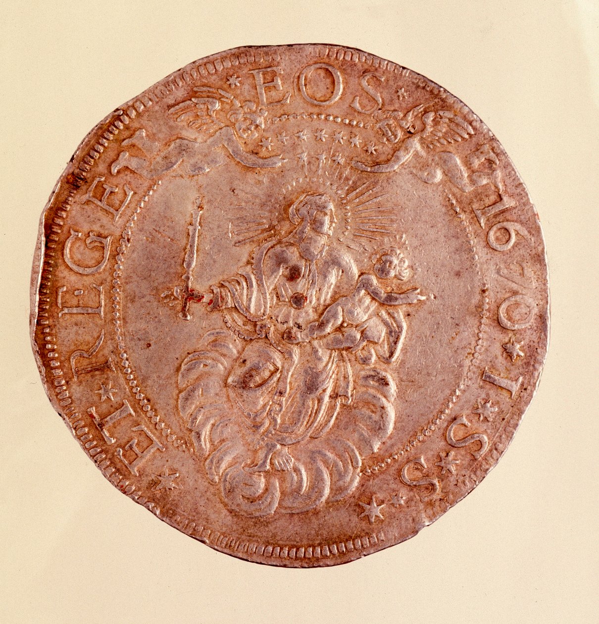 Ezüst érme a Genovai Köztársaságból (Genes) Szűz Mária és Jézus gyermekével. 1670. Átm. 5,8 cm Nápoly, museo archeologico alkotó: Italian School