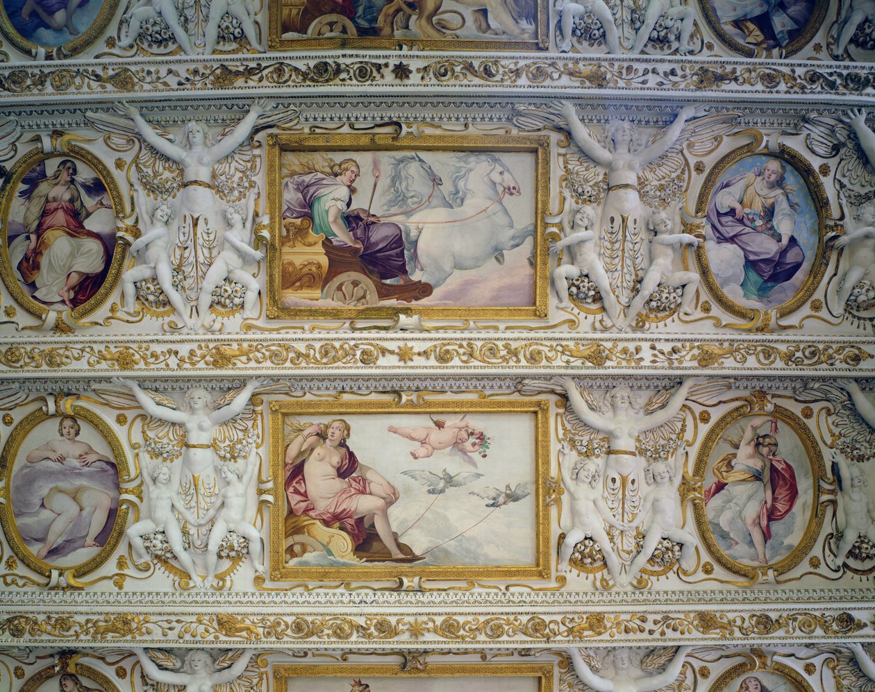 Első emeleti hall, mitológiai alakok részlete, mennyezeti dekoráció alkotó: Italian School