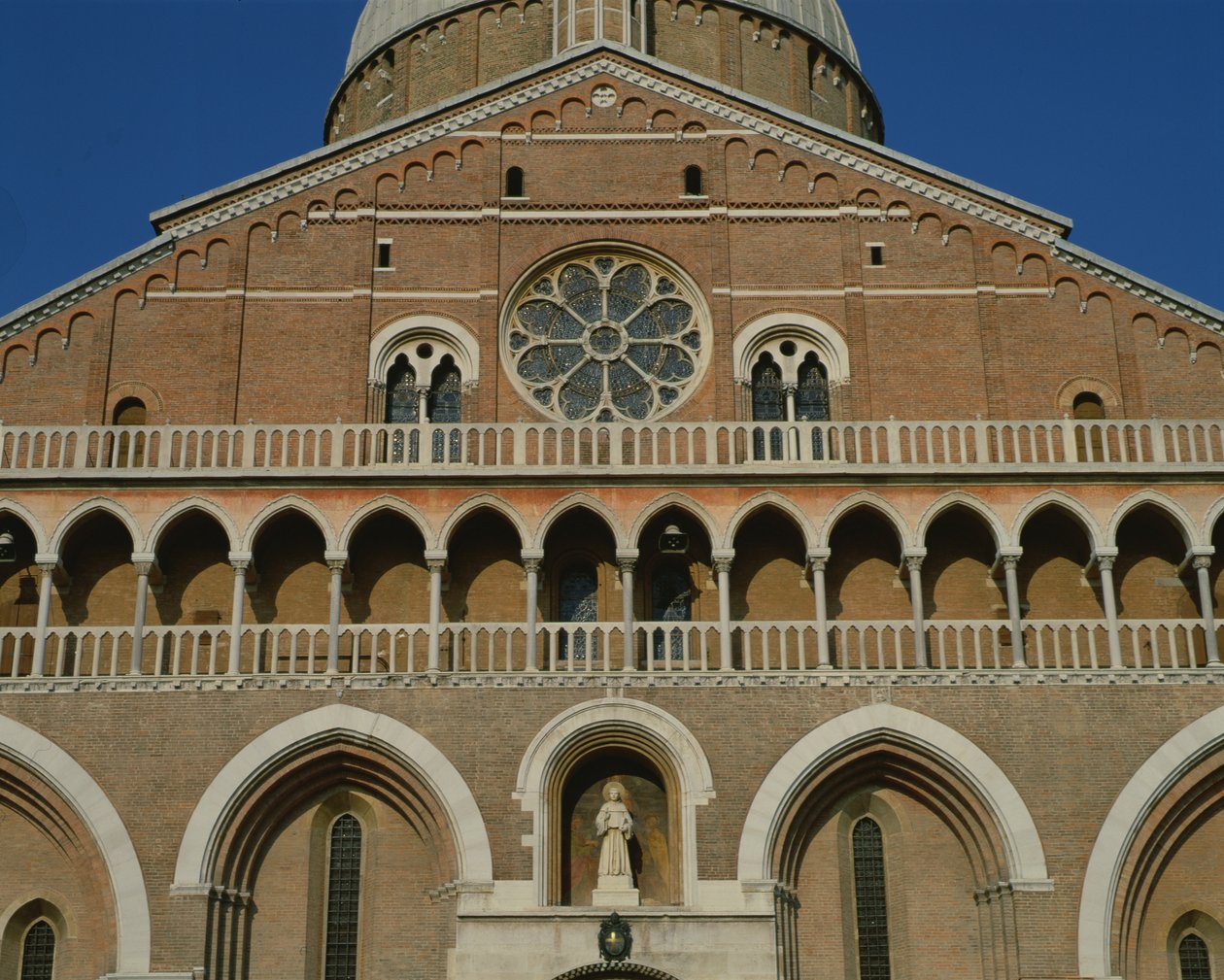 Nyugati homlokzat (részlet) alkotó: Italian School