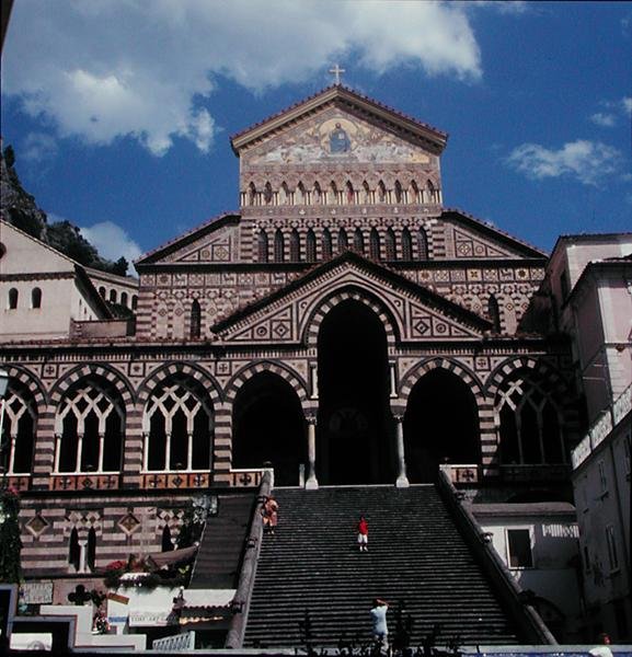 A SantAndrea-székesegyház nyugati homlokzata, 1203 alkotó: Italian School