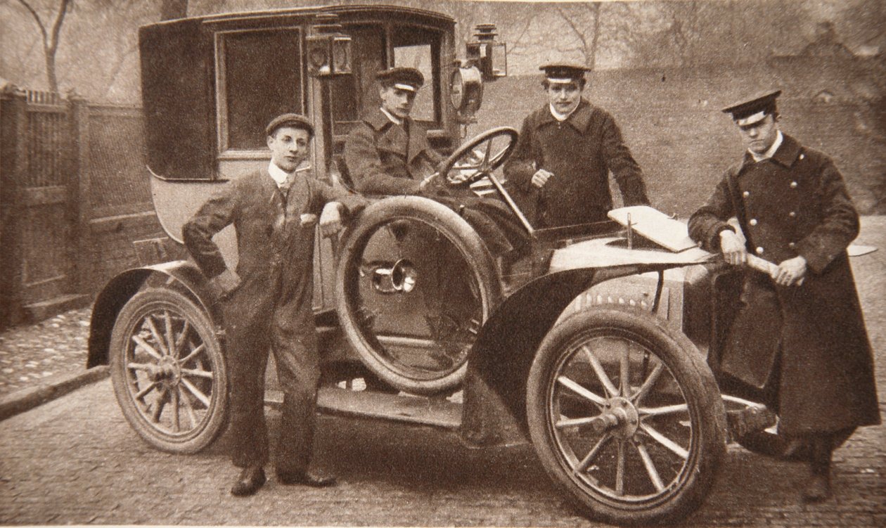 Az első taxi Liverpoolban, 1906 (bw fotó) alkotó: J.P. Wood