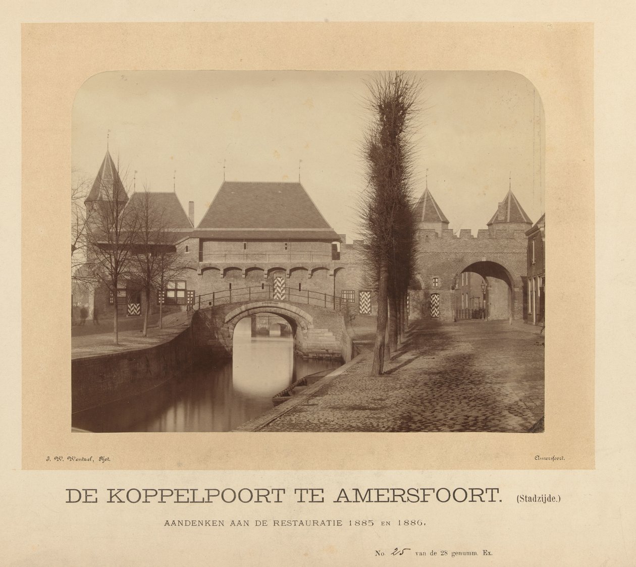 A Koppelpoort Amersfoortban (város oldala) (cím az objektumon) alkotó: J.W. Wentzel