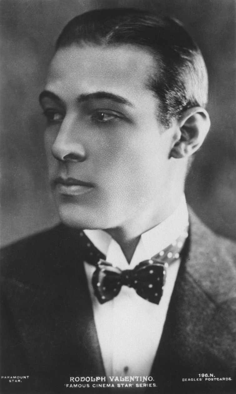 Rudolph Valentino 1895-1926, olasz színész, egyszerűen Valentino néven ismert, és egyben korai popzene is alkotó: J. Beagles and Co.