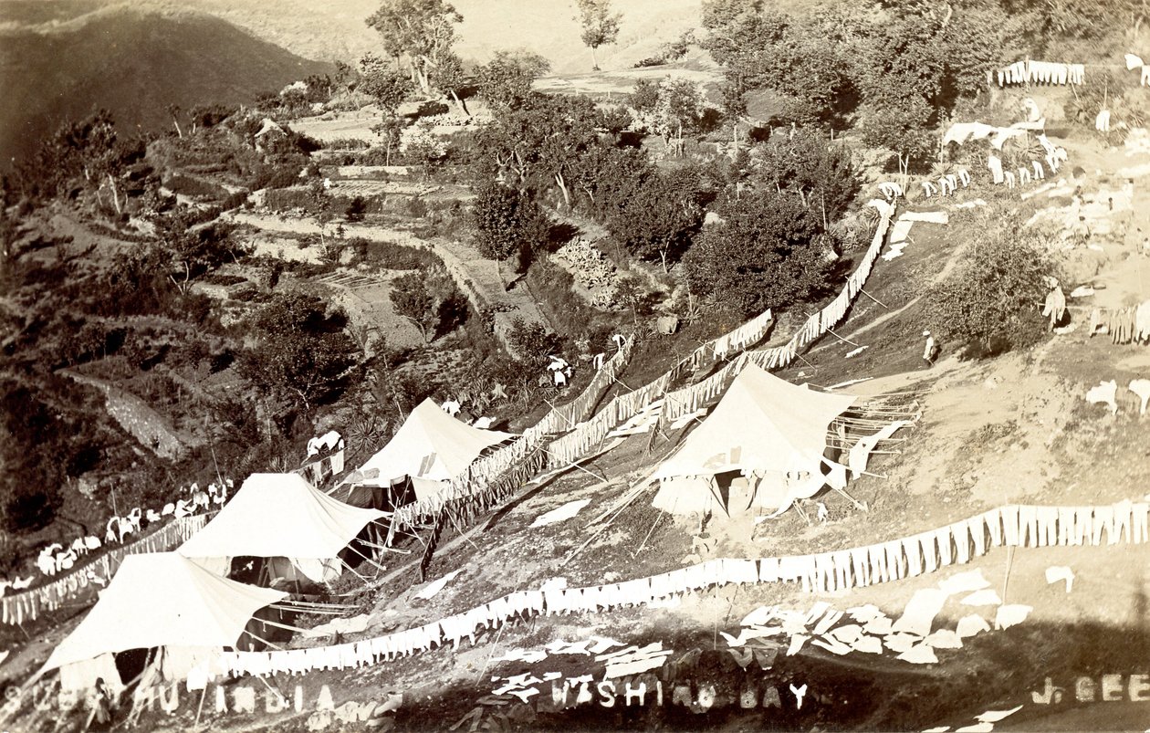 Subathu India Washing Bay, 1900-1930 körül (szépia fotó) alkotó: J. Gee