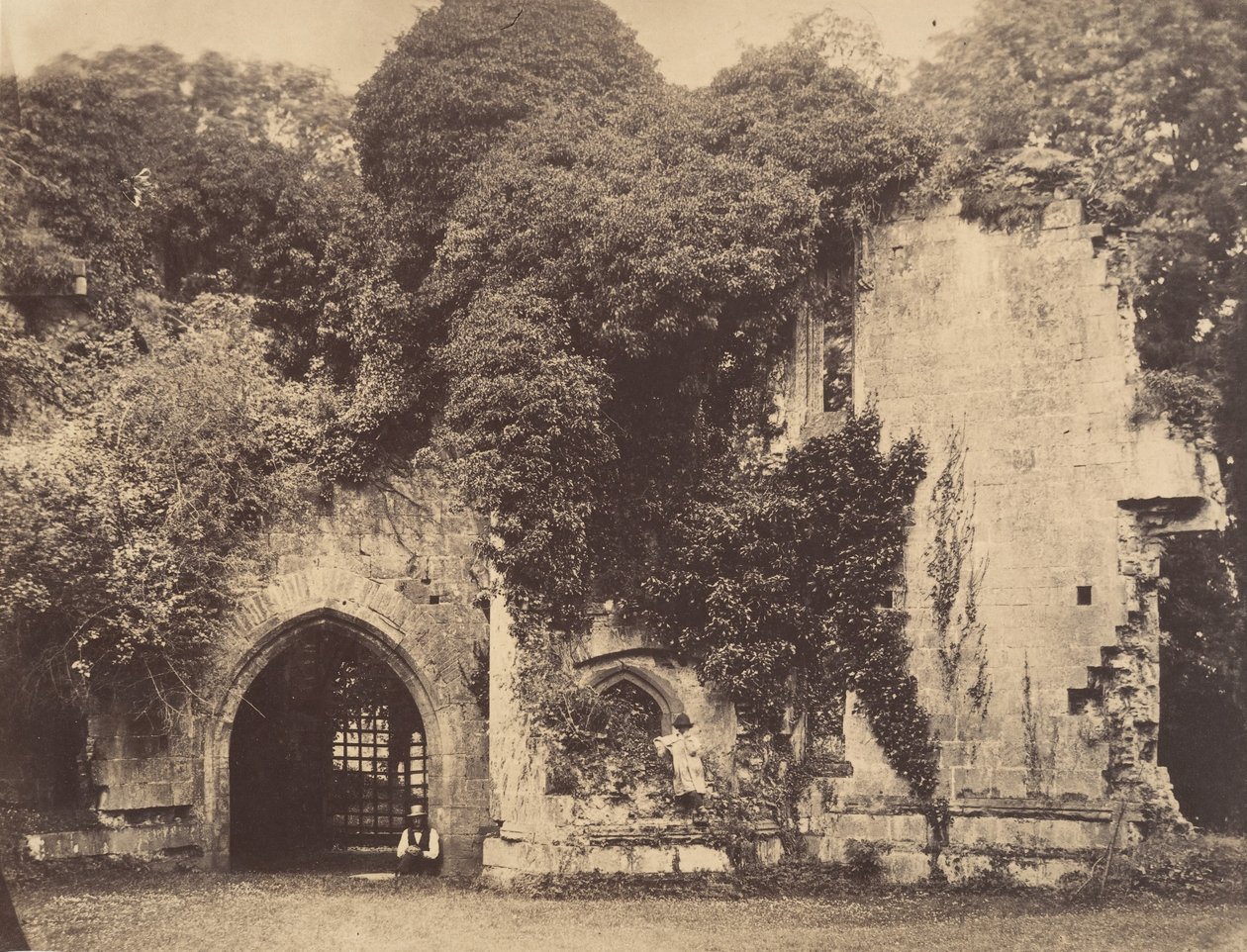 Old Gateway, Raglan Castle, Monmouthshire, 1855. alkotó: J. Holden