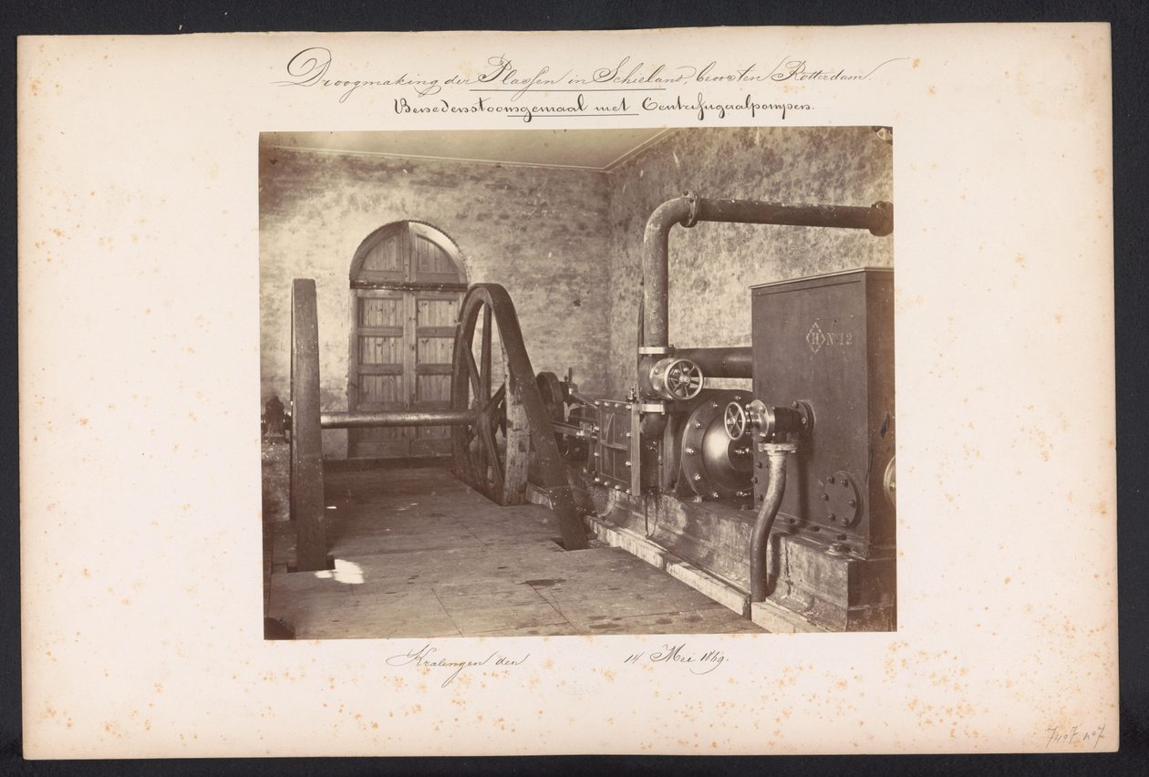 Gőzszivattyúállomás centrifugálszivattyúkkal / Kralingen den 1869. május 14. (cím a tárgyon) A tavak helyreállítása Schielandban Rotterdamtól keletre (a sorozat címe a tárgyon) alkotó: Jacobus van Gorkom jr.