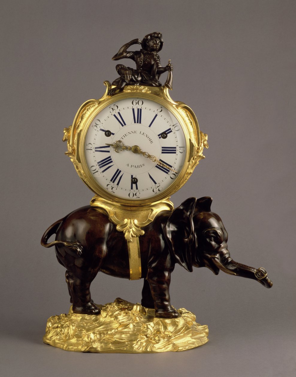 Louis XV Mantel Clock, 1750 körül (ébenfa és ormolu) (lásd még: 73487) alkotó: Jean Jacques Caffieri